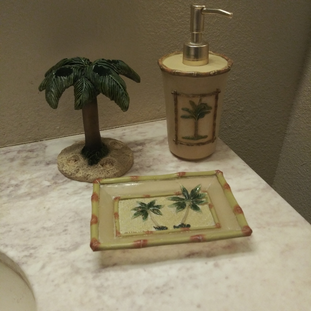 Palm bathroom set